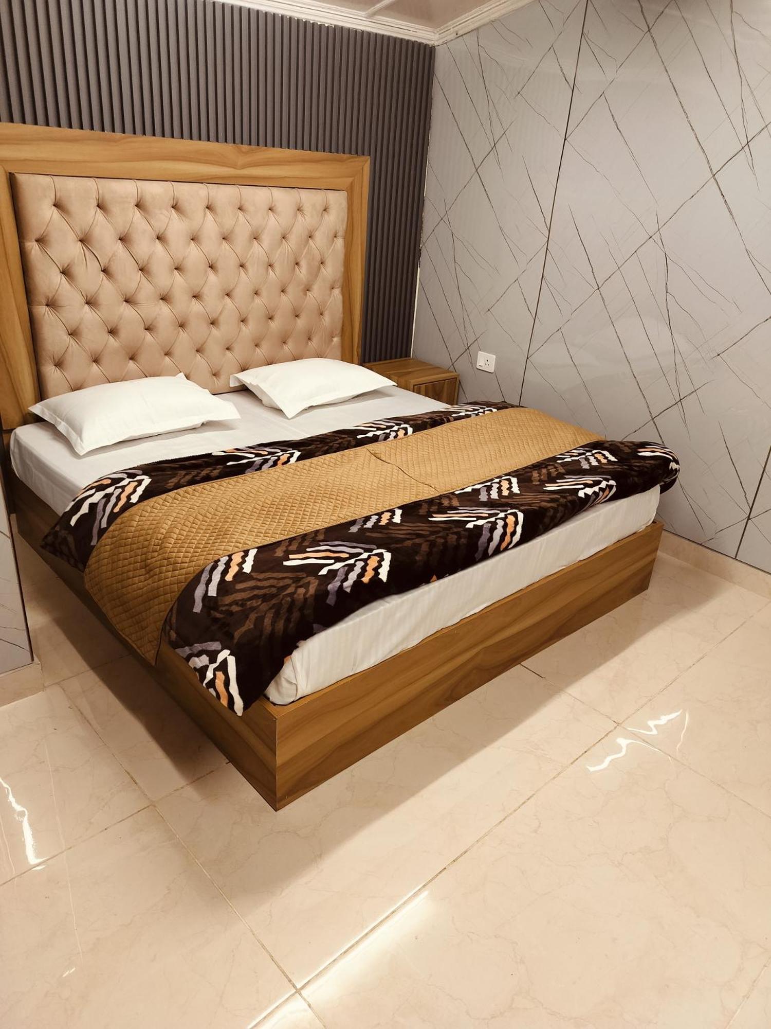 Madan Kunj B & B Mall Road 심라 외부 사진