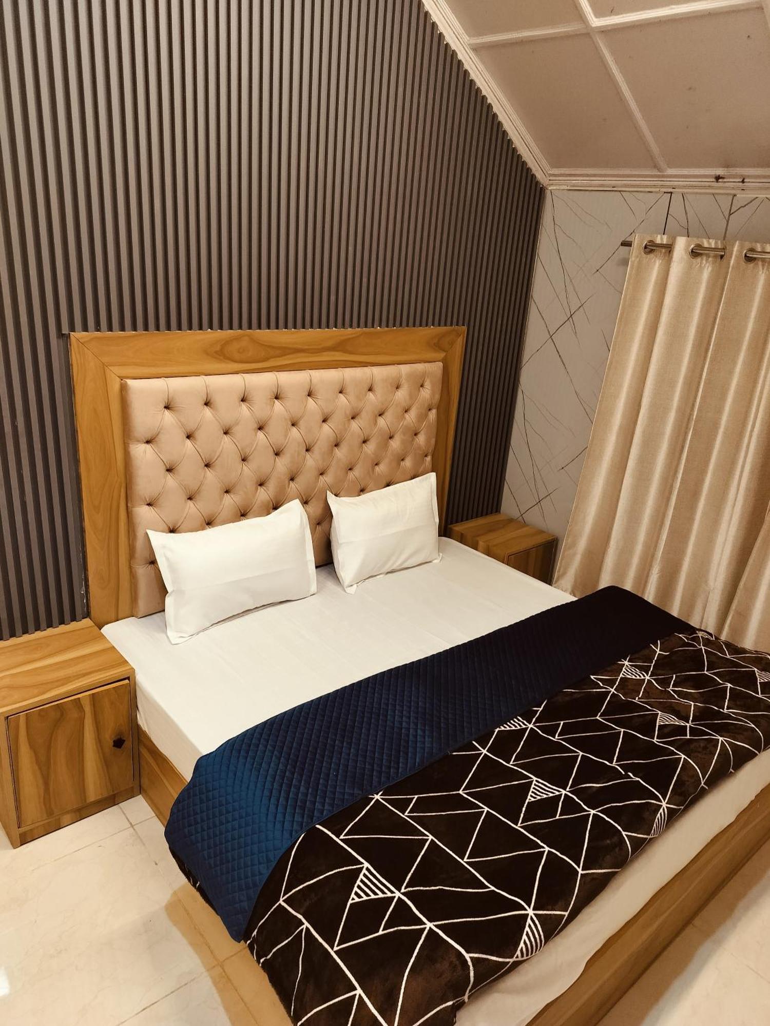 Madan Kunj B & B Mall Road 심라 외부 사진