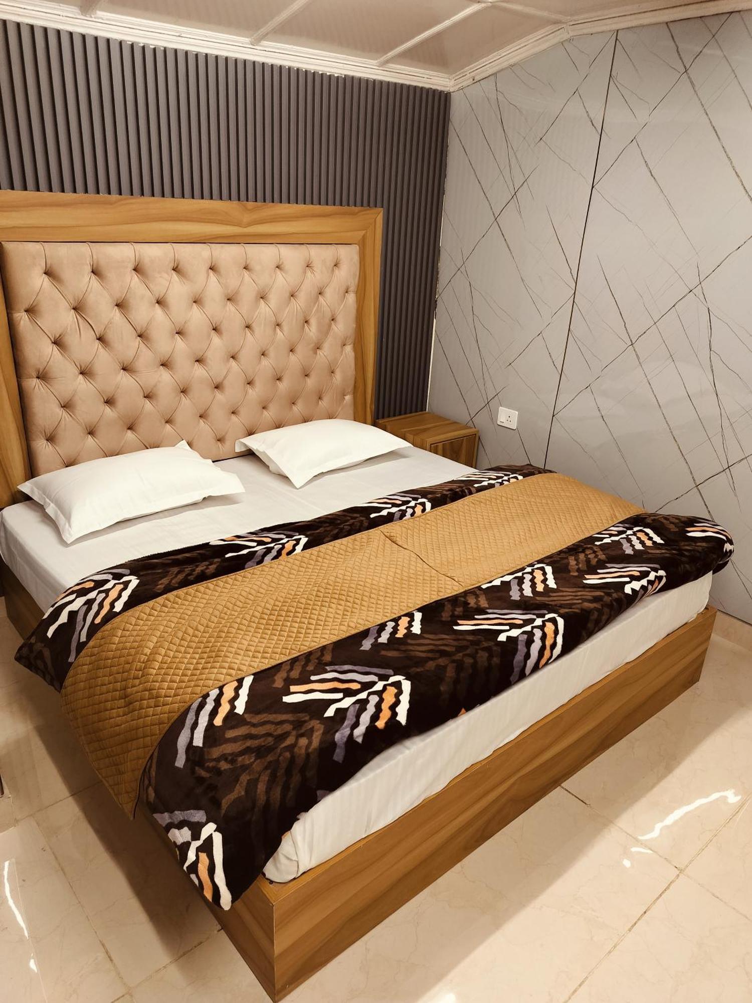 Madan Kunj B & B Mall Road 심라 외부 사진