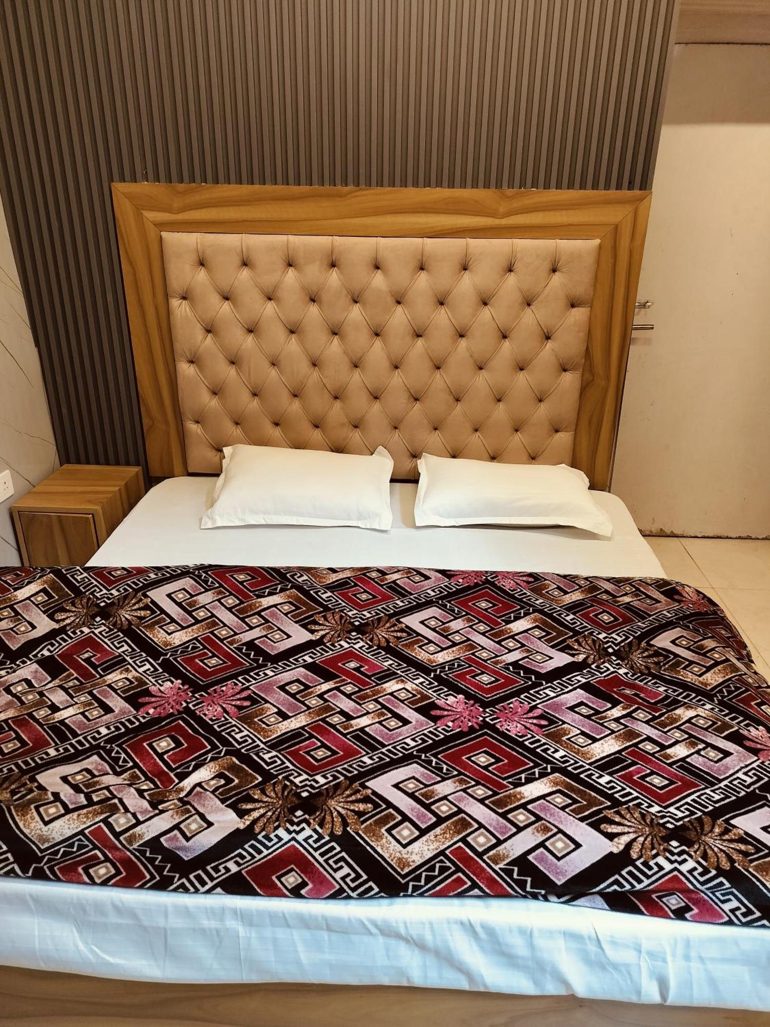 Madan Kunj B & B Mall Road 심라 외부 사진
